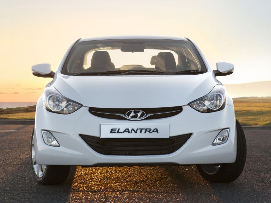  Hyundai Elantra 2011 года  (ZA) (фото 3 из 16)